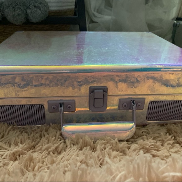 Crosley Cruiser Deluxe Vintage Bluetooth Suitcase Vinyl Record Player - Picture 3 of 3